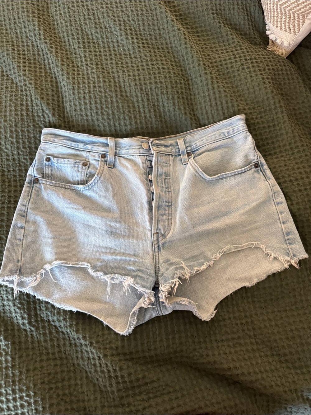 Levi’s light Wash Distressed Denim Women’s Shorts